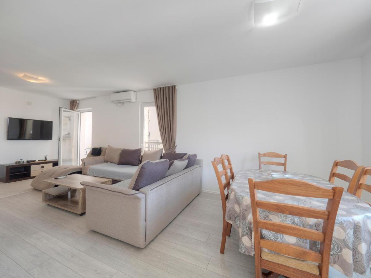 Family Three Bedroom Apartment Brando บุดวา ภายนอก รูปภาพ