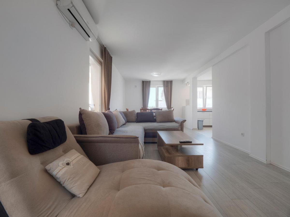 Family Three Bedroom Apartment Brando บุดวา ภายนอก รูปภาพ