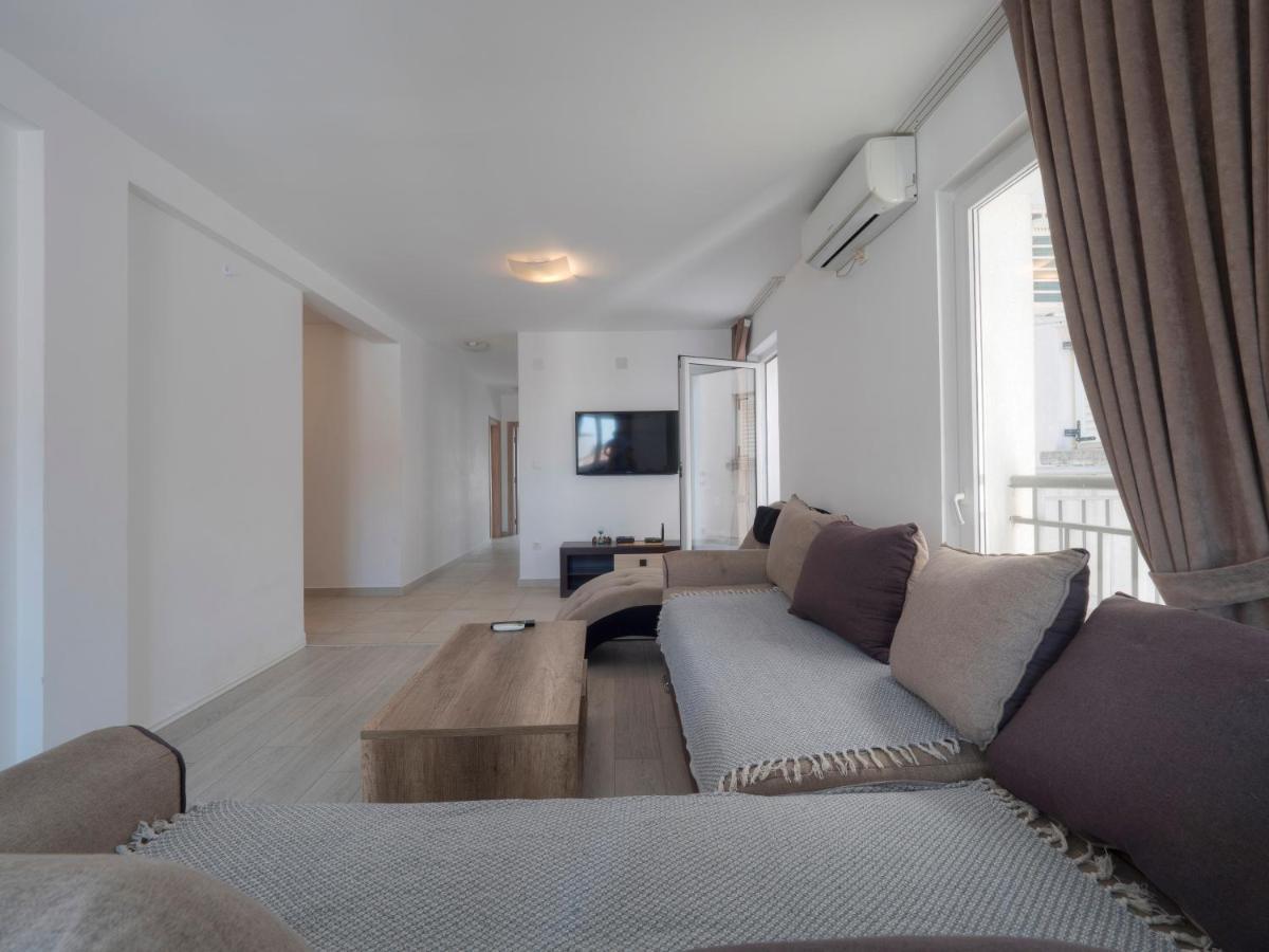Family Three Bedroom Apartment Brando บุดวา ภายนอก รูปภาพ